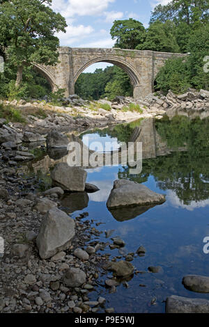 Devils Bridge dreifach gewölbte Brücke von ashlar Sandstein in der 14. oder 15. Jahrhundert über den Fluss Lune Whithorn Wigtownshire Schottland gebaut Stockfoto