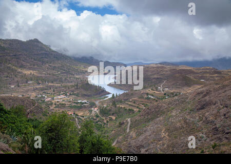 Gran Canaria, Blick Richtung Chira Behälter, einer der drei größten Süßwasser reseroirs auf der Insel Stockfoto