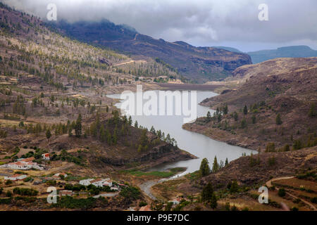 Gran Canaria, Blick Richtung Chira Behälter, einer der drei größten Süßwasser reseroirs auf der Insel Stockfoto