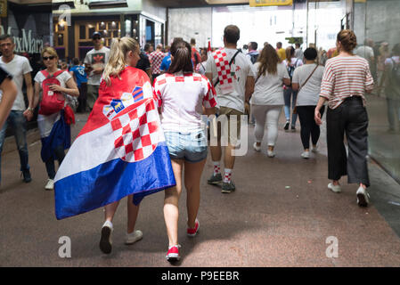 Fans versammeln sich in Zagreb Kroatische WM-Team Home Willkommen Stockfoto