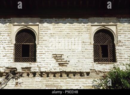 Palacio del Generalife. Residencia de verano de los Reyes nazaríes. Las mejores de dos ventanales existentes en El Patio de la Acequia. Granada. Andalusien. España. Stockfoto