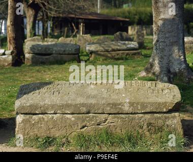 Spanien. Baskisches Land. Argineta Nekropole. Von etwa 20 Gräber und fünf Stelen gebildet. Oberen Mittelalter. Stockfoto