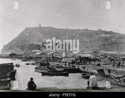 Spanien. Katalonien. Barcelona. Coal Pier und dem Montjuic Berg im Hintergrund. Ende des 19. Jahrhunderts. Fotografie. Stockfoto