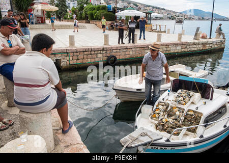 Albanien, Sarande, Fischer Stockfoto