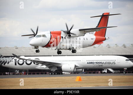 Farnborough, Großbritannien. 17. Juli 2018. Die großen Flugzeughersteller zeigte die Agilität und maneuverabilty Ihrer neuesten Flugzeuge während der heutigen Flying Display. Quelle: Uwe Deffner/Alamy leben Nachrichten Stockfoto