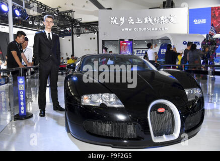 Changchun, Changchun, China. 18 Juli, 2018. Changchun, China - ein Bugatti Veyron Auto kann auf der 15. Auto Expo in Changchun in Changchun, im Nordosten Chinas in der Provinz Jilin. Credit: SIPA Asien/ZUMA Draht/Alamy leben Nachrichten Stockfoto