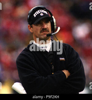 San Francisco, Kalifornien, USA. 7 Nov, 1999. San Francisco 49ers gegen Pittsburgh Steelers im Candlestick Park Sonntag, 7. November 1999. Steelers Schlag 49ers 27-6. Steelers Head Coach Bill Cowher. Credit: Al Golub/ZUMA Draht/Alamy leben Nachrichten Stockfoto