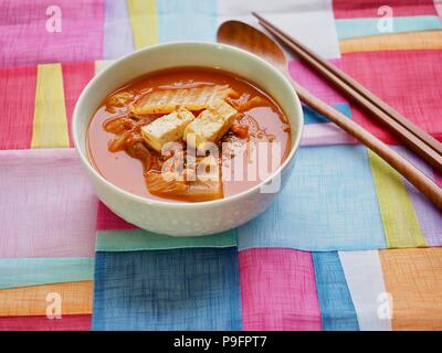 Koreanisches Essen Kimchi Eintopf, Kimchi - jjigae Stockfoto