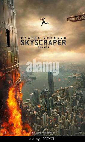 RELEASE Datum: Juli 13, 2018 TITEL: Skyscraper Studio: Universal Pictures Regie: Rawson Marshall Thurber PLOT: ein Vater geht zu den großen Längen, seine Familie aus einem brennenden Hochhaus zu speichern. In den Hauptrollen: Dwayne Johnson als Wird Sawyer poster art (Credit Bild: © Universal Pictures/Entertainment Bilder) Stockfoto