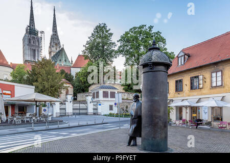 Zagreb, Kroatien - Mai, 06, 2017: Street View mit der Kathedrale Stockfoto