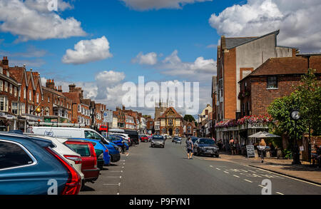 High Street in Marlborough, Wiltshire, Großbritannien am 17. Juli 2018 getroffen Stockfoto