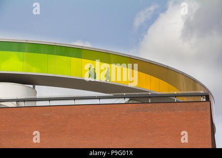 Ein Blick auf den Regenbogen auf ARoS Aarhus Kunstmuseum, das Kunstmuseum in Århus. Stockfoto