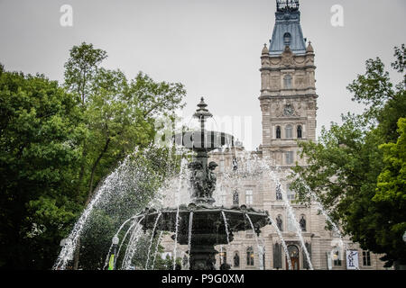 Springbrunnen vor dem Parlament Gebäude Quebec City Kanada Stockfoto