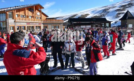 ESTACION DE ESQUI DE SIERRA NEVADA. Ort: Außen, Sierra Nevada, Granada, Spanien. Stockfoto