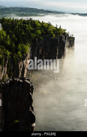 Morgennebel, Palisade, Tettegouche SP, MN, USA, durch die Bruce Montagne/Dembinsky Foto Assoc Stockfoto