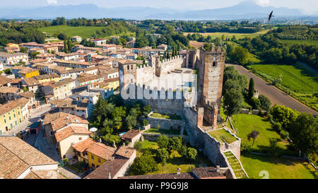 Schloss von Ponti sul Mincio oder Castello di Ponti sul Mincio Mantua, Provinz, in der Lombardei Stockfoto