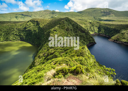 Lagoa Negra und Lagoa Comprida auf der Azoren Insel Flores, Portugal. Stockfoto