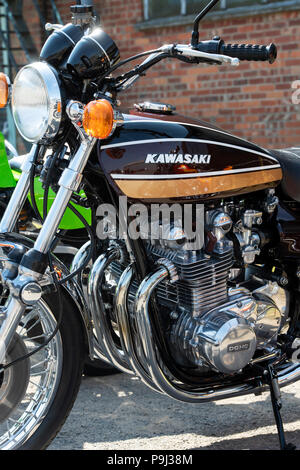 1974 Kawasaki Z1 Motorrad. Vintage japanisches Motorrad in Brooklands Motorrad event. Brooklands, Weybridge, Surrey, England Stockfoto