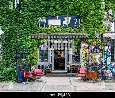 Berlin-Friedrichshain, RAW-Gelände Möbel shop in alten Industriegebäude Stockfoto