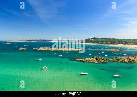 Die wunderschönen Buchten und Felsen der nördlichen Bretagne Küste rund um St. Lunaire in der Nähe von Dinard. Stockfoto