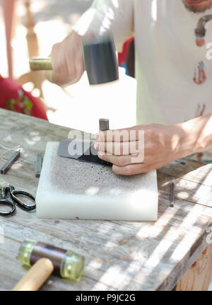 WORKSHOP, handgefertigte Leder Zubehör für Hobby Stockfoto