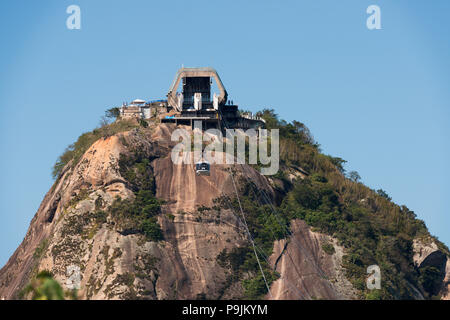 Eine Seilbahn zum Zuckerhut, Rio de Janeiro, Brasilien Stockfoto