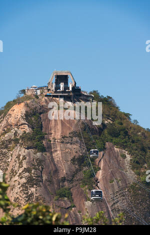 Eine Seilbahn zum Zuckerhut, Rio de Janeiro, Brasilien Stockfoto