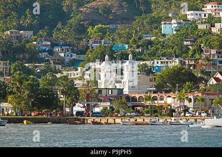 Santa Barbara de Samaná mit der Catedral de Samaná, Provinz Samaná, Dominikanische Republik Stockfoto