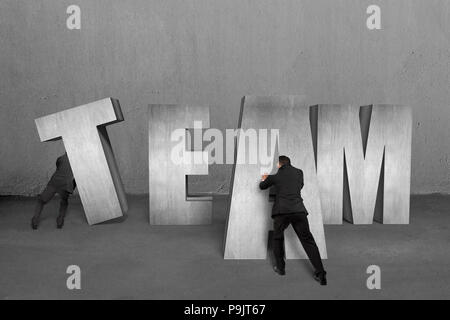 Zwei Männer zusammen, Team konkrete Worte Stockfoto