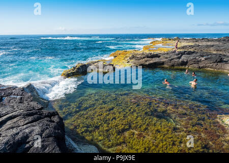 Natürliche Pools an der Küste von Sao Miguel, Azoren Stockfoto