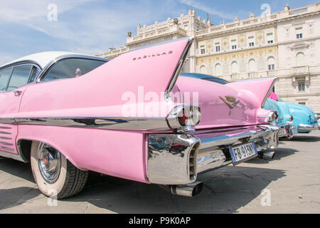 Europa, Italien, Triest - Piazza Unita d'Italia - Pink Cadillac (Winglets) Stockfoto