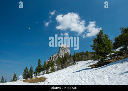 Landschaft Bild auf der Kampenwand in Bayern, Deutschland im Frühjahr Stockfoto