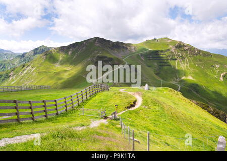 Biker trail Schattberg-Ost Bergstation, Saalbach-Hinterglemm, Alpen, Österreich Stockfoto