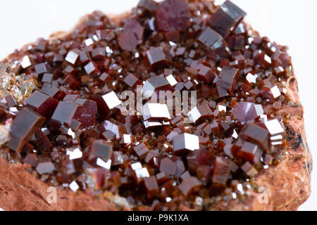 Cluster von vanadinite Mineral - Erz von Vanadium. Stockfoto