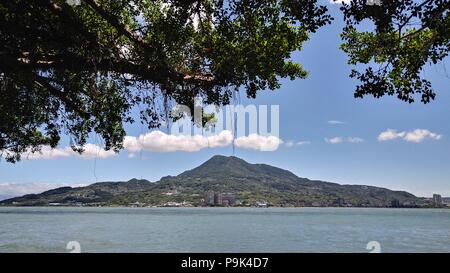 Die schöne Aussicht auf Tamsui River Estuary Süßwasser Bezirk, Taiwan Stockfoto