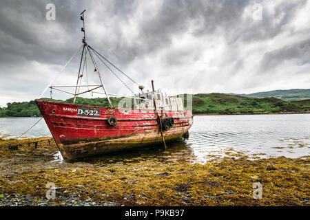 Dies ist ein Foto von einem verlassenen Fischerboot in Donegal Irland Stockfoto