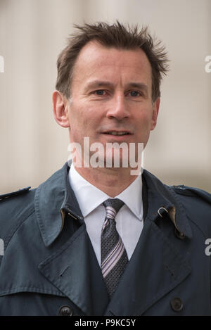 Whitehall, London, UK. 19. April 2016. Minister der Regierung kommen in der Downing Street die wöchentliche Kabinettssitzung zu besuchen. Bild: Staatssekretär St Stockfoto