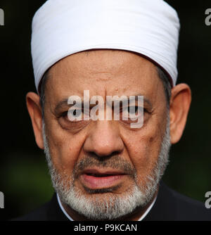 Der Großimam der al-Azhar al-Sharif, Dr. Mohamed Sayed Tantawy bei einem Empfang in Lambeth Palace, London, bei einem Besuch der aufstrebenden Friedensstifter Forum - welche Früchte aufgrund der Anglikanischen Gemeinschaft gekommen ist und von Al-Azhar Al-Sherif Dialog zu feiern. Stockfoto