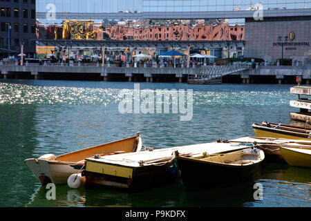 Boote vor InterContinental Hotel in Boston, Massachusetts Stockfoto