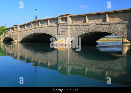 Axmouth Brücke in East Devon ist die älteste konkrete Brücke in Großbritannien, über den Fluss Ax 1877 gebaut Stockfoto