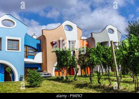 Bunte Häuser Opile sklepy - betrunkene Keller Apartments mit eigenem Weinkeller, Weinregion Velke Pavlovice, Südmähren Tschechische Republik Tourismus Stockfoto