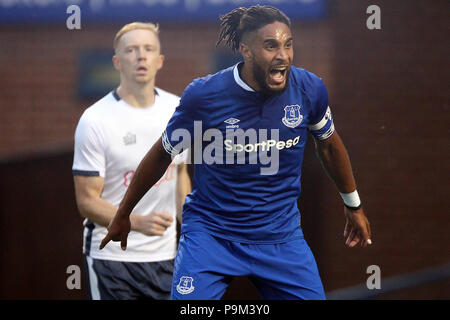 Bury, Lancashire, UK. 18 Juli, 2018. Ashley Williams von Everton während der Vor Saisonbeginn Freundschaftsspiel zwischen begraben und Everton an gigg Lane am 18. Juli 2018 in Manchester, England. Credit: PHC Images/Alamy leben Nachrichten Stockfoto