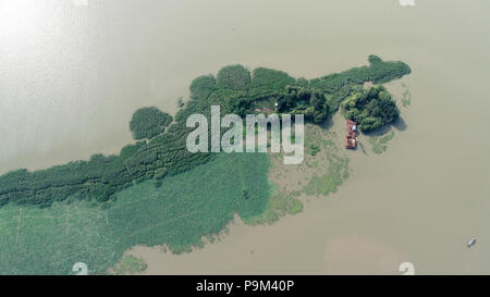 Ningbo, China. 19. Juli 2018. Luftaufnahmen von hongze See in Huai'an, der ostchinesischen Provinz Jiangsu. Credit: SIPA Asien/ZUMA Draht/Alamy leben Nachrichten Stockfoto