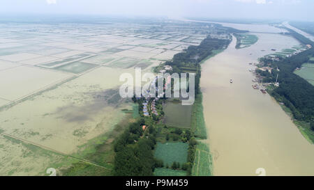 Ningbo, China. 19. Juli 2018. Luftaufnahmen von hongze See in Huai'an, der ostchinesischen Provinz Jiangsu. Credit: SIPA Asien/ZUMA Draht/Alamy leben Nachrichten Stockfoto