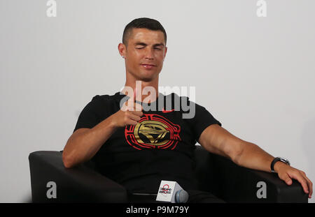 Peking, China. 19. Juli 2018. Portugiesische Fußballspieler Cristiano Ronaldo Gesten, wie er eine Werbeveranstaltung in Peking, der Hauptstadt von China besucht, am 19. Juli 2018. Quelle: Cao kann/Xinhua/Alamy leben Nachrichten Stockfoto