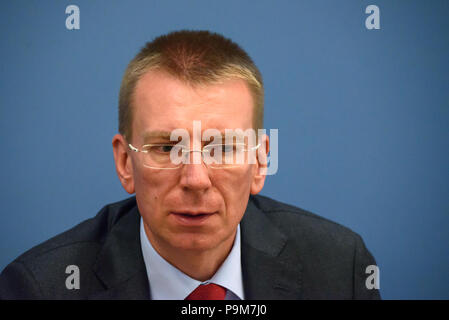 Riga, Lettland. Juli 2018 19. 19.07.2018. Drücken Sie die Taste Konferenz der lettischen Minister Edgars Rinkevics und weißrussischen Außenminister Wladimir Makei. Credit: gints Ivuskans/Alamy leben Nachrichten Stockfoto