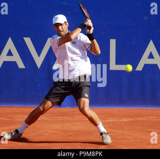 Umag, Kroatien, Umag: Martin Klizan der Slowakei hits eine Rückkehr zu Robin Haase von Holland während der Singles match Klizan v Haase bei der ATP 29 Plava laguna Kroatien Umag Turnier am am Goran Ivanisevic ATP-Stadion, am 19. Juli 2018 in Umag. Quelle: Andrea Spinelli/Alamy leben Nachrichten Stockfoto