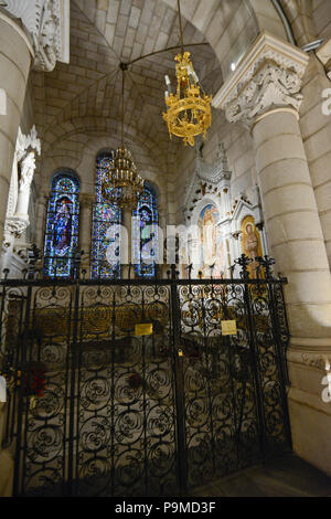 Die Almudena-kathedrale (Catedral de la Almudena), Madrid, Spanien Stockfoto