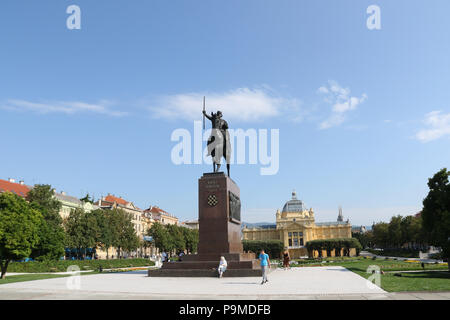 Kralj Tomislav (König Tomislav) Statue mit der kroatischen Nationaltheater in den Hintergrund. Stockfoto