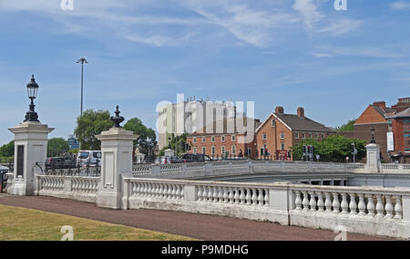 Weiße Brücke über den Mersey River in Bridgefoot, Warrington, Cheshire, North West England, UK, WA 1 1 WA Stockfoto